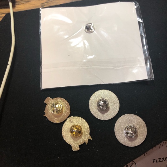 Carnival Cruise Lines VIFP Club pin bundle - Picture 5 of 6